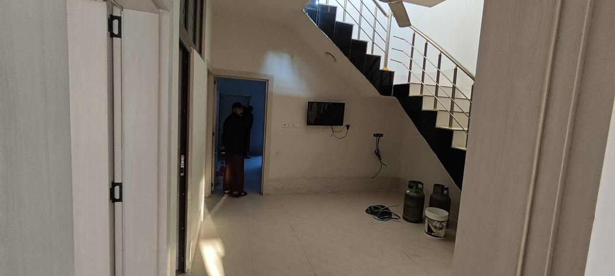 السلام عليكم إخوان
عرض بيت للبيع – جاهز للسكن
📍 الموقع: قرب حديقة يلدز
🔹 نوع الملك:
رقم بلدية (مو طابو)
🔹 يتكون من:
غرفتين نوم
استقبال
صالة
حمّام داخلي
WC داخلي
WC خارجي
🔹 مساحة البيت: 170 متر
📞 للاستفسار والشراء:
***********
