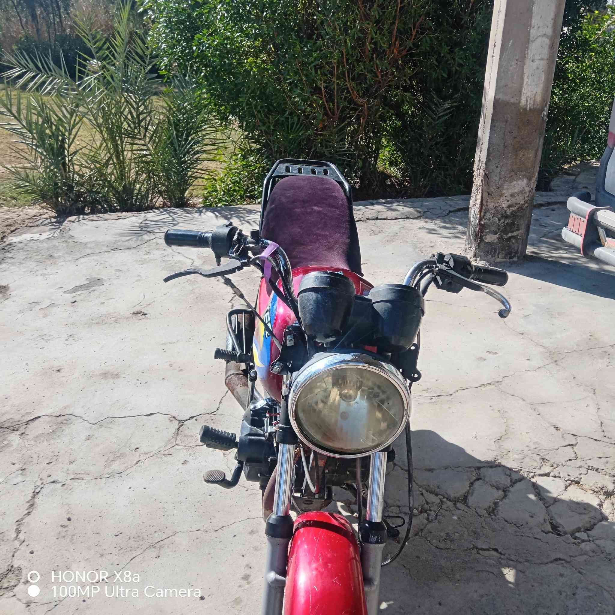 دراجه بوكسر البيع موديل ٢٠ أوراق ضايعه يعني كلك  السعر ٥٠٠ وبيه مجال مكاني اللطيفيه وهاذه رقمي *********** ***********
