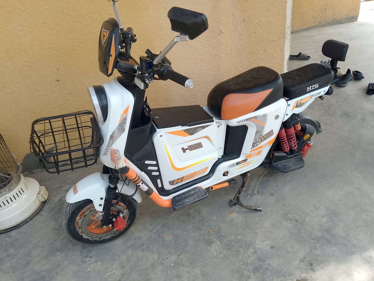 سلام عليكم دراجه شحن البيع كهربائيات كلهه شغاله بطاريات جدد تصل على رقم الهاتف 
‏‪***********‬‏
