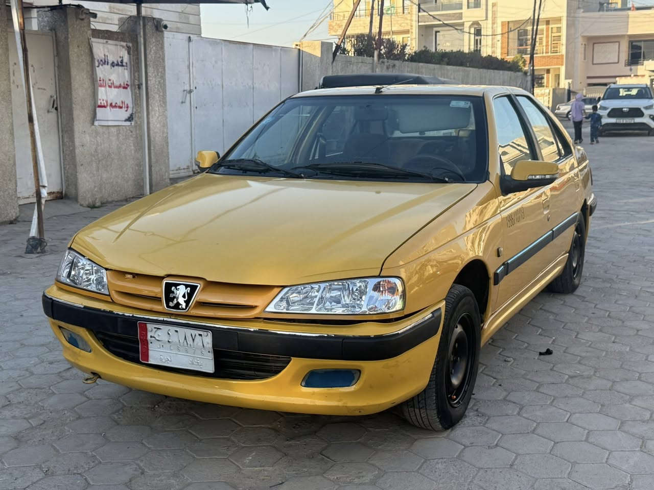 بيجو بارص 2015
السياره حلوه وجاهزه 
تبريد ثلج
تخم تاير صدر جديد 
رقم بغداد مشروع وطني تحويل ثاني يوم 
عنوان بغداد شارع فلسطين 
معروضه 37
***********
