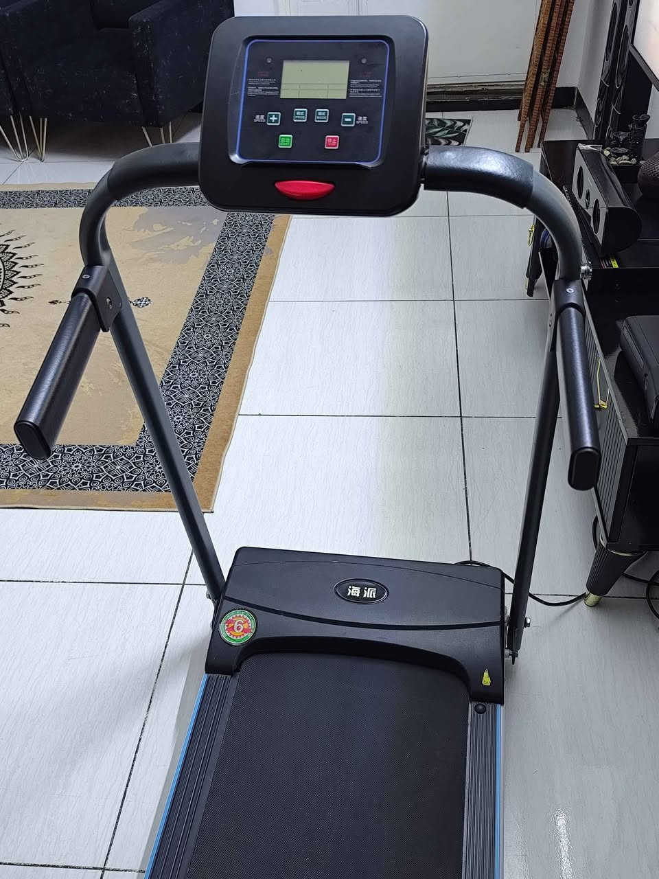 للبيع جهاز جري كهربائي (Treadmill) منزلي
✅ الجهاز نظيف جدًا وبحالة ممتازة. ✅ لا يوجد فيه أي تصليح أو تبديل قطع، وجميع أجزائه أصلية. ✅ يعمل بكفاءة عالية وبدون أي مشاكل. ✅ سرعة من 1 إلى 10 كم/ساعة. ✅ شاشة رقمية تعرض: السرعة، الوقت، المسافة، والسعرات الحرارية. ✅ يحتوي على برامج تمرين متعددة. ✅ مناسب للمشي والهرولة والاستخدام المنزلي.
سبب البيع: عدم توفر مكان اله في البيت
💰 السعر: (٢١٠) الف دينار
 📍 الموقع: (حي القادسية بغداد)
للاستفسار والتواصل يرجى مراسلتي على الخاص او الاتصال على رقم *********** وتساب موجود بغداد, العراق
