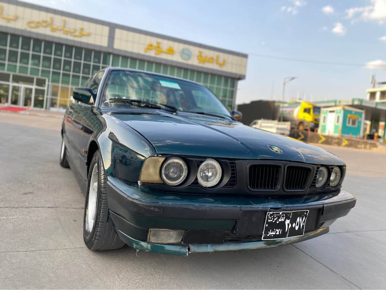 Bmw525       مۆدێل ٩٣
ئاڕمی پلاستیكی هەولێر بەشەرتی ئەڕم و ئەولیات 
موس و بڕاوە داعمو لێداراوی نیە 
چوار جام كارەبا سڵایتە
ئاوێنە كارەبا
گێڕو مەكینەی مەزبووتە 
فولە گێڕ عادیە 
تەبریتە بەس قایشی نەقسە
لایت عەدەسەو ئەڵقەیە پێش پانە
نرخ: ٢٩
شوێن : سلێمانی ڕاپەڕین
ژم: *********** السليمانية, العراق
