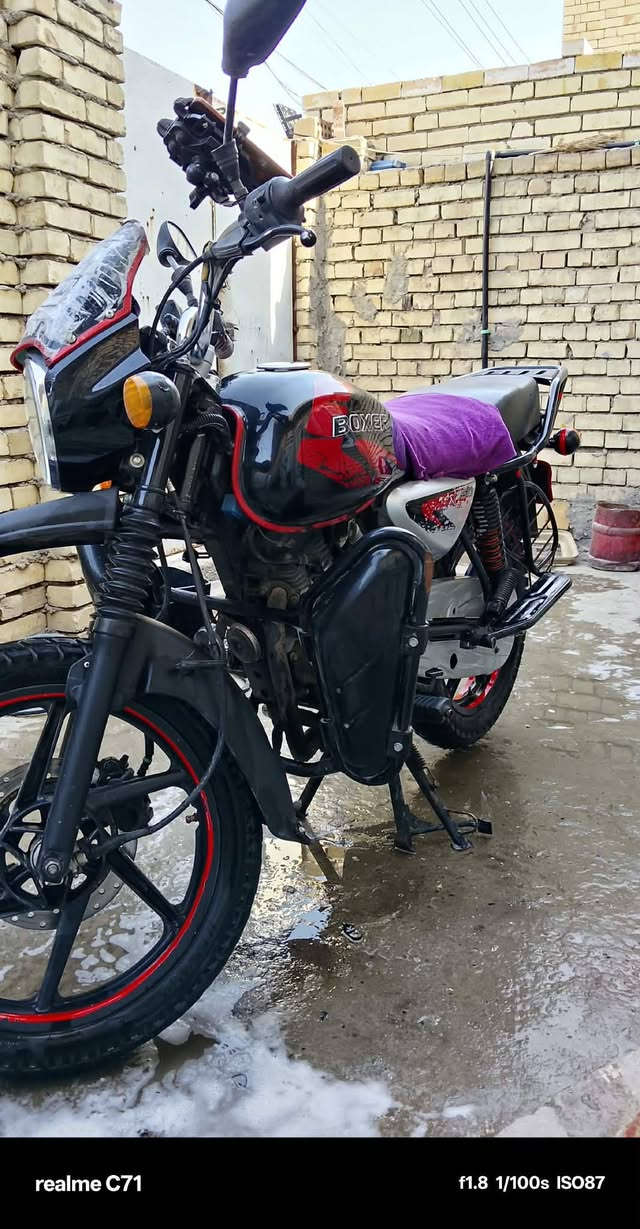 بوكسر 23 مرقم نضيفه كلش مرقم بس ماستلم لوحات بس بيه تبخيريعني تمشيك منا للصيف السعر مليونين وبيه مجال *********** خابرني
