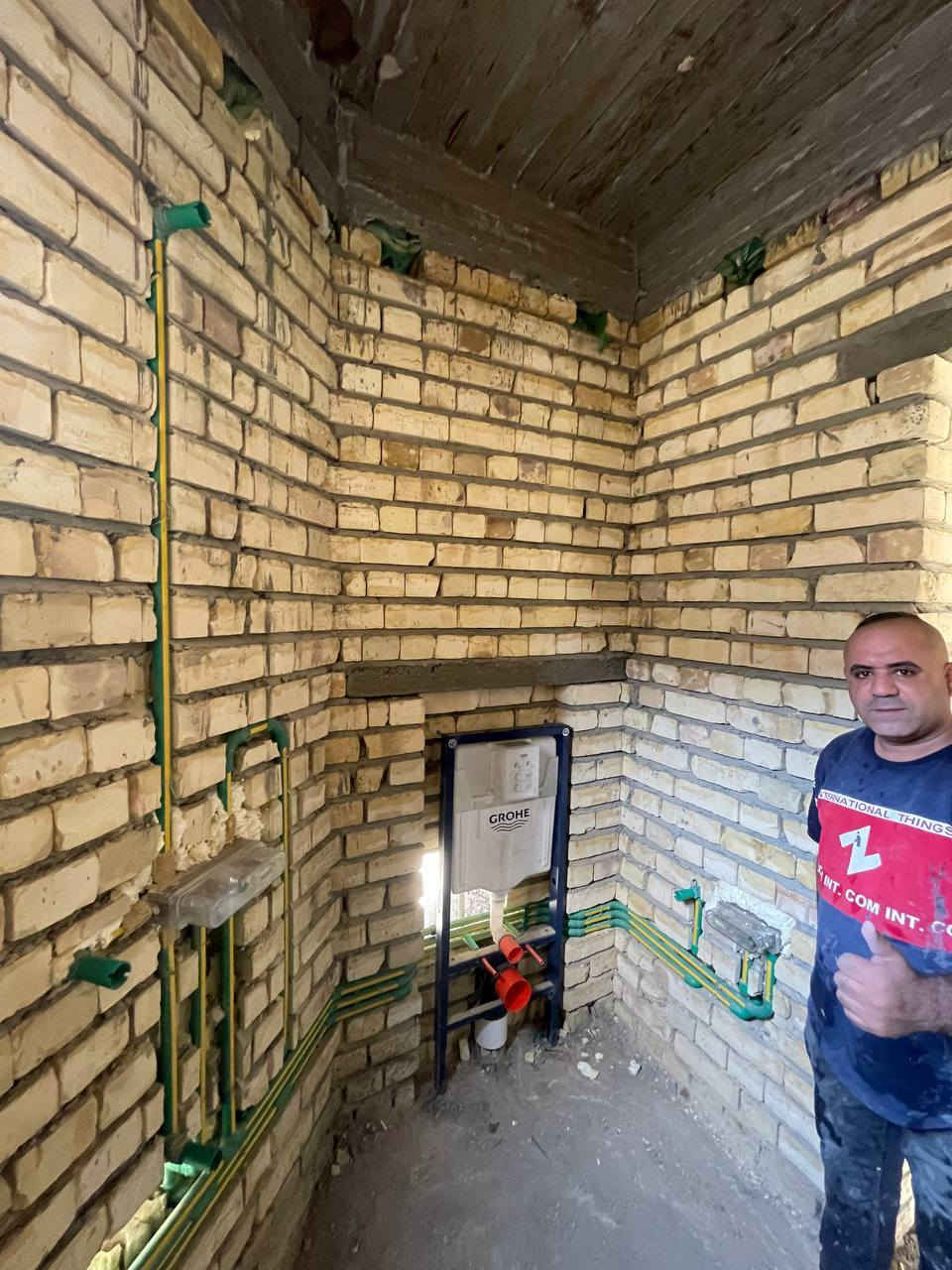 السلام عليكم ورحمة الله
جزء من عملي المتواضع أن شاء الله ينال اعجابكم اخوكم محمد السباك ***********
العمل بيت متكون من 4 مجموعات صحية اظافة إلى المطبخ تقطير سبالت العمل نظام نوازل متعددة للمحافظة على ظغط الماء بالتساوي. ظمان بالعمل وصيانة لمدة سنة مجانا
