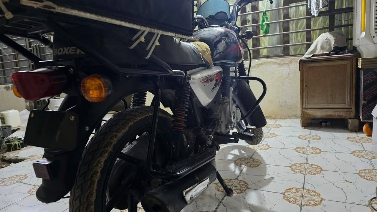 بوكسر 23 اوراق أصولية ما مرقم
الدراجة مفتوحه 
السعر مليون وربع 
العنوان الكوفة 
***********
