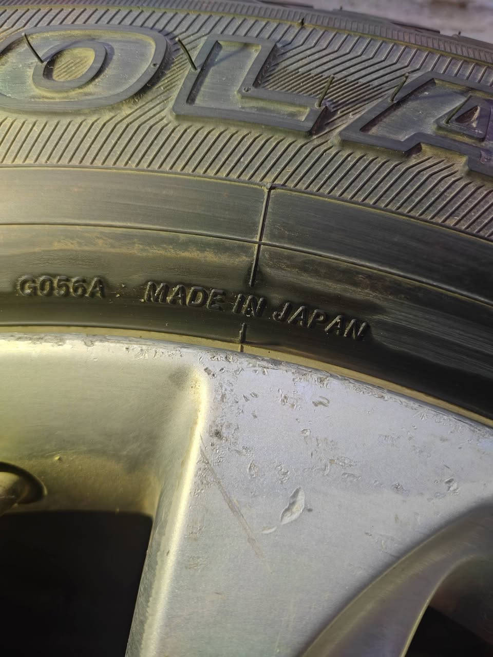 السلام عليكم
ويل+تاير سنتافيا ما ماشي اخو الجديد
التاير ياباني مثل ما موضح بالصورة 
السعر 125 / بغداد / مدينة الصدر
***********
