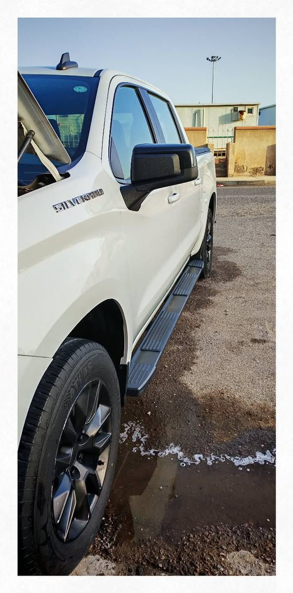 السلام عليكم
سلفرادو 2020 
2700 custom توين توربو باب طويل بدي قصير
رقم أربيل أنكليزي سنويه 2027 
السياره بيها مبدل باب الخلفي عكس السائق وصبغ قليل موضح بالصور 
السعر 270 والشراي يدلل 
عنوان البصره *********** متوفر واتساب
