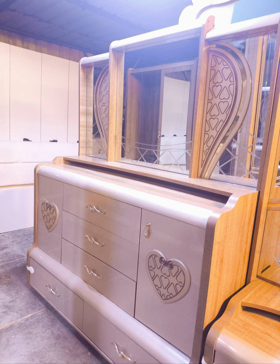 غرفه تركيه اخت جديده 12قطعه نضافه فول عنوان ميسان


**إذا كنت صاحب هذا الإعلان وتريد حذفه لأي سبب، رجاءا أرسل رسالة إلى الدعم الفني**