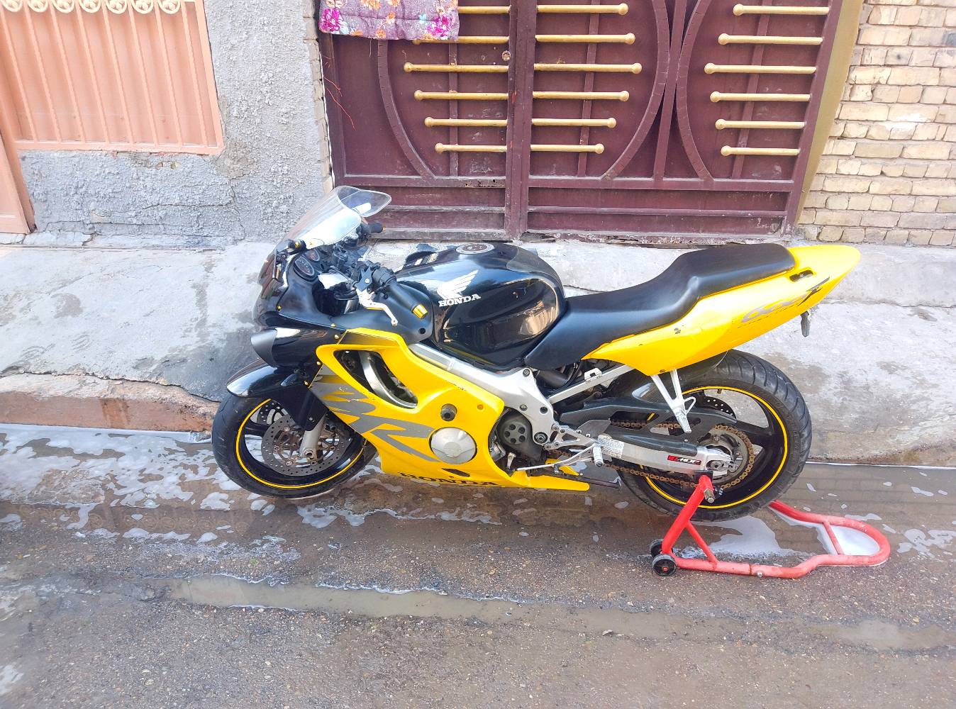 بطح f4i مكفولة من البرغي للبرغي وبيهة بعض التزويدات الدراجة عل بلاد 
الموقع السيدية 