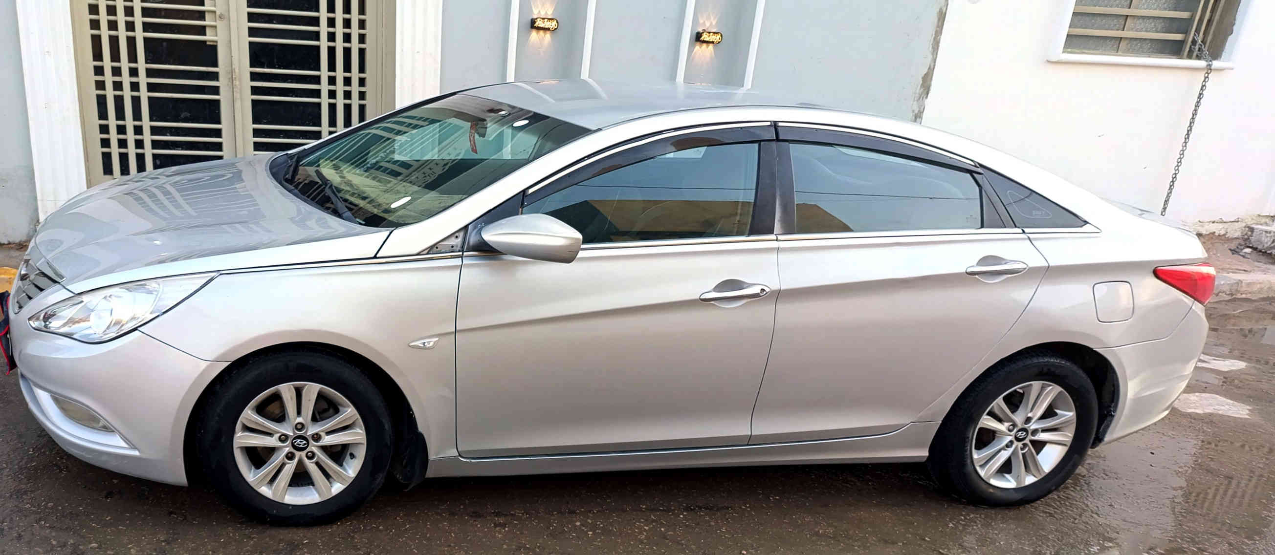 السلام عليكم 👍🏻
....................

 سوناتا 2013 ادوات للبيع 

HYUNDAI SONATA 2013

السيارة متومة رقم وسنوية بغداد شغل مرتب 

*كصة جنطة

* لون سلفر رصاصي 

* غاز اصل

* اشاير بالمري 

* شاشة تاب

* تبريد ثلج ❄️

* تحكم ستيرن 

* گير ومحرك مكفولات 

* تخم تاير 

* حدادية جديدة

* دواخل نظيفة 

*........................... 

* بختصار السيارة جديدة ومابية نقص عليها ادامة كاملة

* السعر 52 وبية مجال بسيط 

* مكانة محافظة النجف الاشرف 

* رقم الهاتف *********** موجود واتساب بي هم
