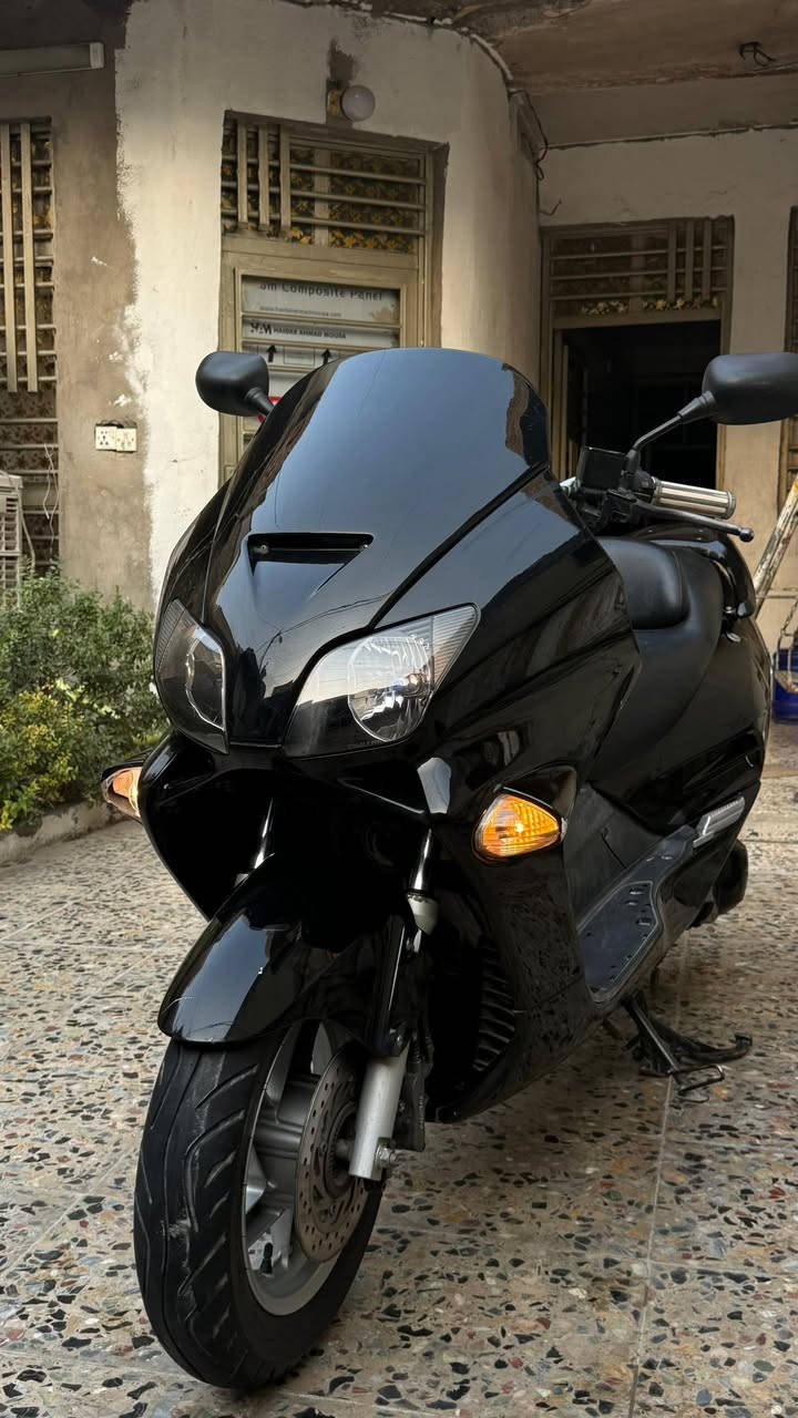 سلام عليكم شباب فورزه صفر سته مكفوله كفاله عامه وماشيه ٢٥الف بس دراجه بشهر الخامس نزلت من الرمبه الشراي يتصل واني خادم بكاني بغداد مدينت الصدر ***********
