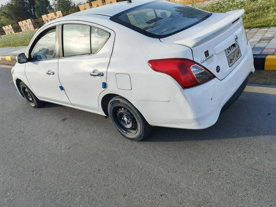 سيارة سني هندي 2020 ماشيه 140كم جاهزة محرك وكير وتبريد بيها بارد وحالوب والجنطة جهة اليسار ضربه بسيطه ومصلحة على البارد باسم شركة سعرها 90 ورقة وبيها مجال واتساب ***********
