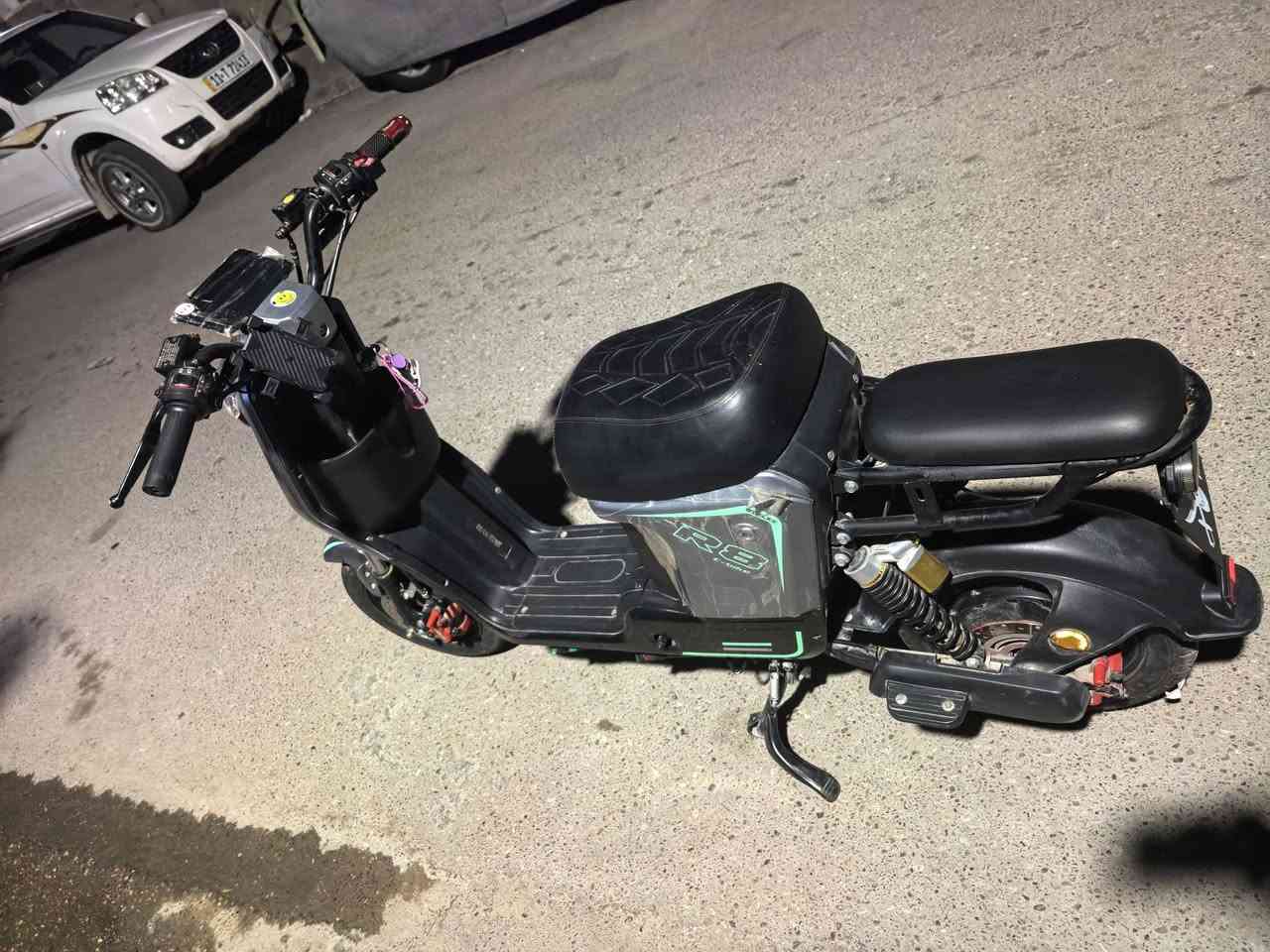 سلام عليكي R8للبيع السعر ٣٢٥ وبيهه مجال كلهه شغاله المكان بغداد الدوره ***********
