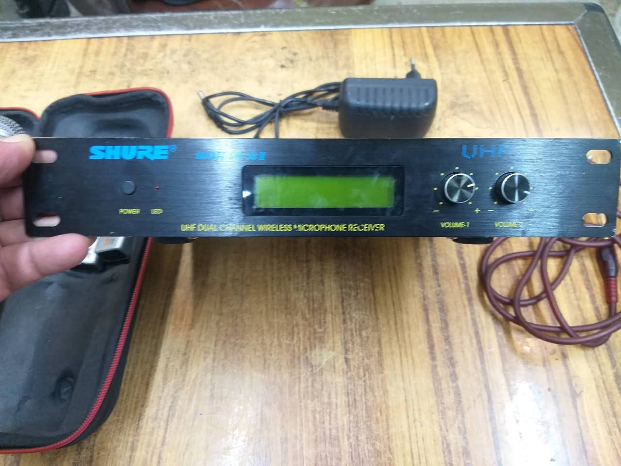 مايكات شور واير ليس نوعيه قديمه اصليه مع كامل ملحقات السعر 100 الف بغداد الشعب اتصال ***********
