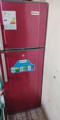 ثلاجه • نظيفه جدا • ٧قدم