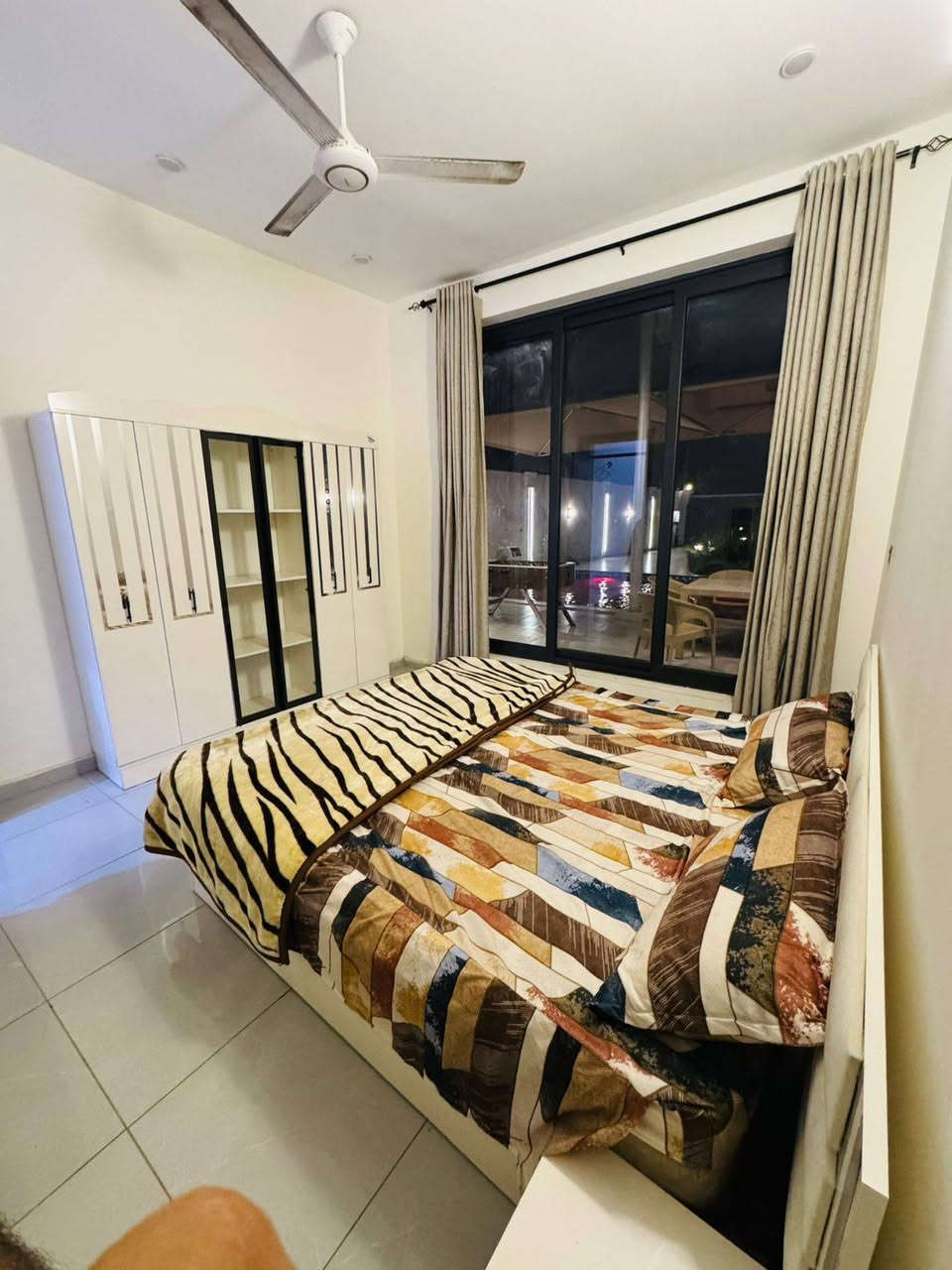 تتوفر حجوزات طيلة أيام الأسبوع يتوفر مسبح حار للحجز والاستفسار واتساب ***********
موثقة بتطبيق اجرلي بغداد
