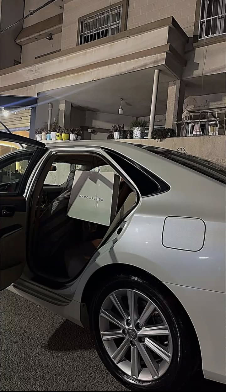 تۆیۆتا کامری ٢٠١٦ خلیجی ١٢٠کم حقیقی بێ سارد بێ بۆیاخ $ 205
📞:***********
