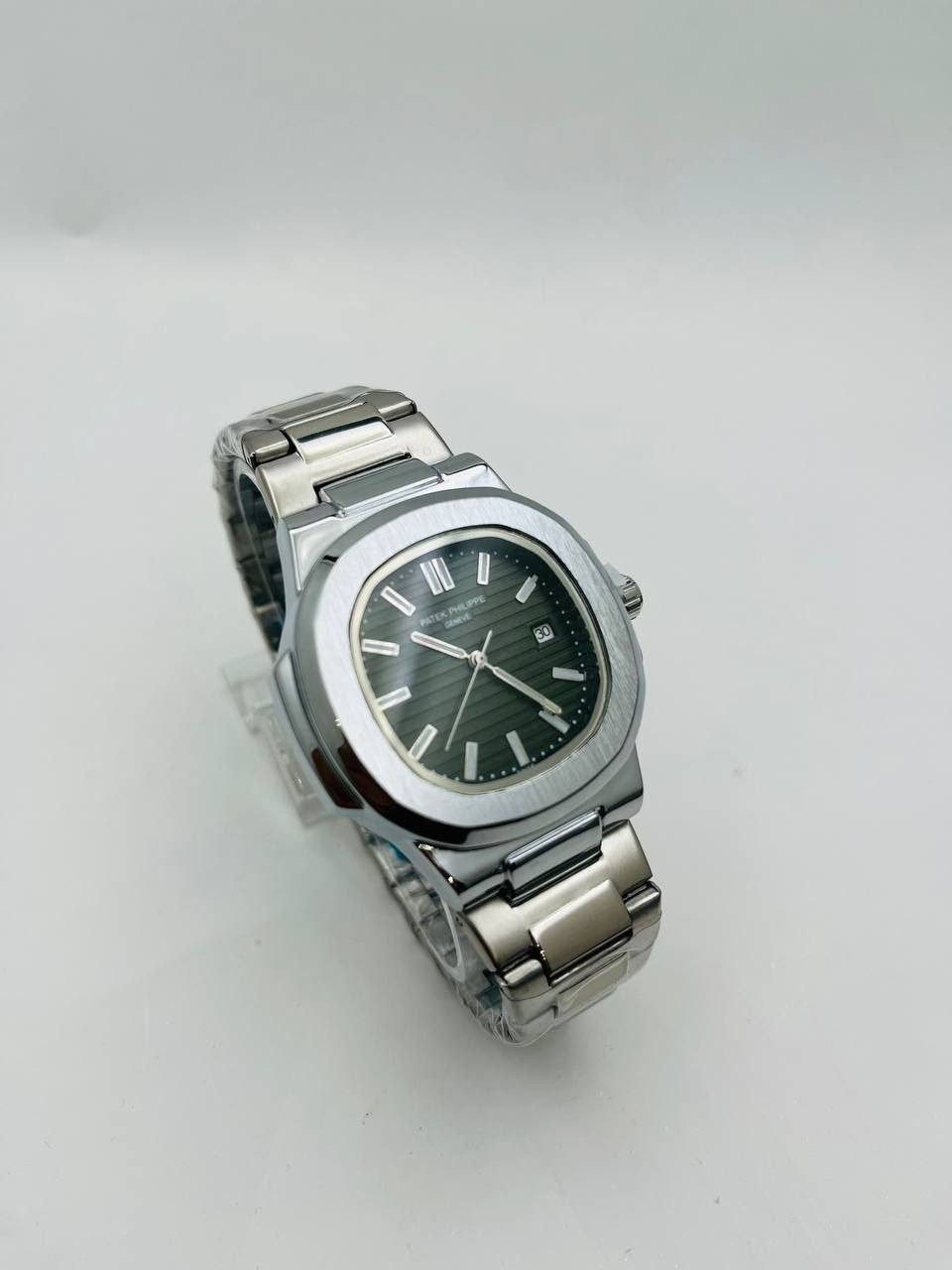 كوبي ماركة
PATEK PHLIPPE
ساعة باتك فليب⌚✅
سنتر على الستة شغال ✅
سير حديد  قفل شعار✅
سنل استيل✅
تقويم🗓️✅
عداد شهري🗓️✅
مقاومة للماء 3ATM💦✅
مكينة درجة اولى✅
طلاء ثابت🟠✅
ضد الصدى🔨✅
يوجد توصيل لكافة محافظات العراق
للتواصل معنا📲🚕


**إذا كنت صاحب هذا الإعلان وتريد حذفه لأي سبب، رجاءا أرسل رسالة إلى الدعم الفني**