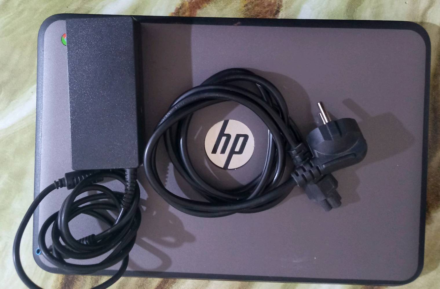 🔥 لابتوب HP نظيف للبيع 🔥
✅ شاشة 11.6 إنش
✅ Intel Celeron N2840
✅ RAM 4GB
✅ Windows 10 Pro 64bit
✅ Intel HD Graphics
✅ مع الشاحن الأصلي
✅ عربي / إنجليزي
✅ خفيف وسهل الحمل
✅ مناسب للدراسة والتصفح  واليوتيوب
الجهاز بحالة جيدة ويعمل بدون مشاكل 👌
بطارية جيدة واستخدام خفيف.
السعر 100 وبي مجال