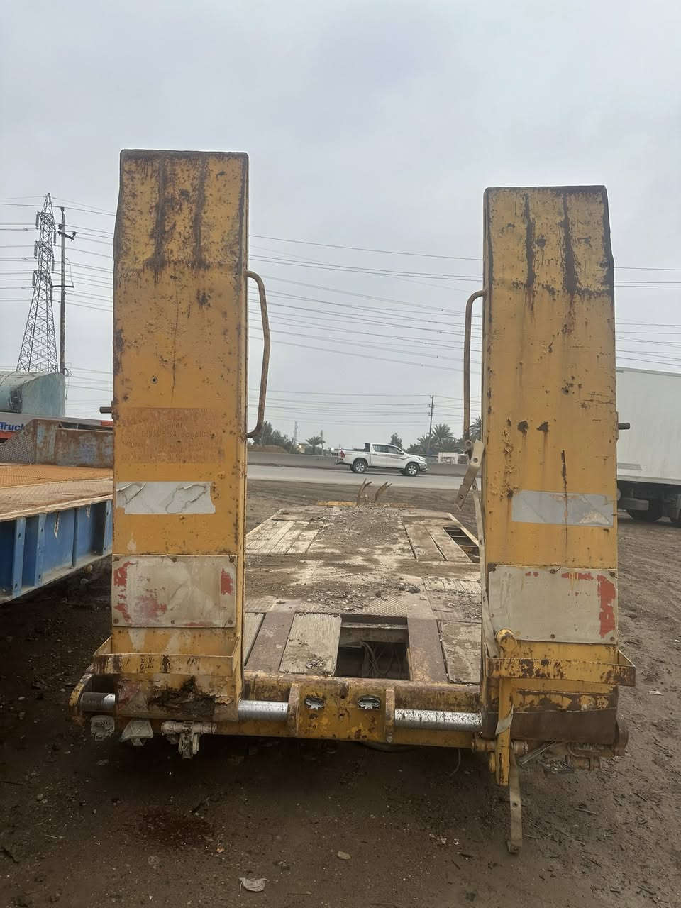 لودر مقطوره الماني طول6م عرض250.                    ***********
