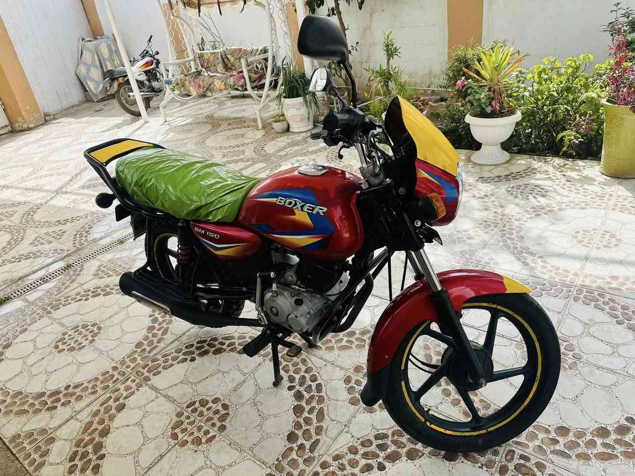 بوكسر موديل 21 مرقم ديالى دراجه جديده معنا الكلمه ماشيه 8000 مكفوله كفاله عامه مكاني ديالى بعقوبه /***********
