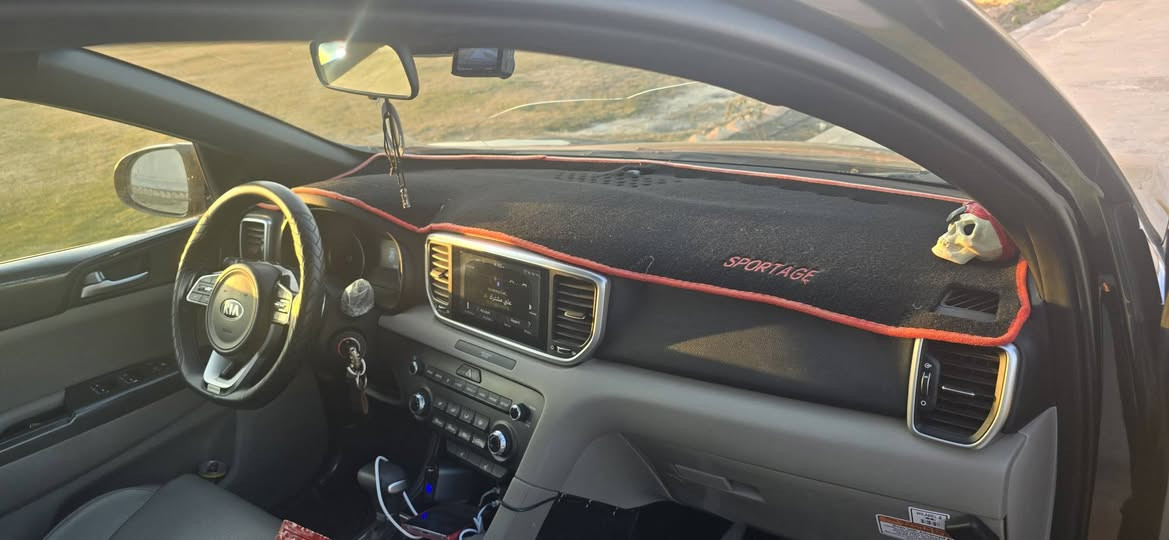 كيا سبورتج موديل ٢٠٢٠ امريكي
فئة S 
رقم بغداد
مواصفات 
بانورما 
مري شفط 
كشنات تدفئة 
كامرة دوارة 
نقطة عمياء
حساس مانع اصتدام 
٣ وضعيات قيادة
شاشة كار بلي
وبعد مواصفات
حادثها بنيد مبدل شاصي سليم لغود سليمه 
وبيهه بارد بالجنطة موضح بالصور
السيارة ماشية ٥٦ الف كم
وصور الحادثة ايضا موجودة
السعر المطلوب 167$
 التواصل على الماسنجر


**إذا كنت صاحب هذا الإعلان وتريد حذفه لأي سبب، رجاءا أرسل رسالة إلى الدعم الفني**