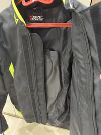 جاكيت سيفتي جديد  قياس L  بي بطانه شتويه ميطبلك هوه فول كسارات مكاني ب...