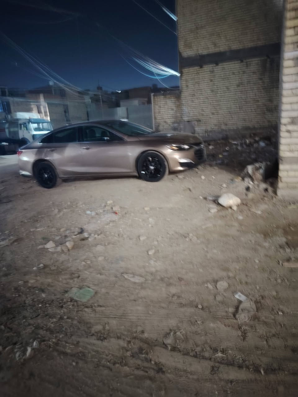 سلام عليكم ماليبو موديل 18 بغداد بسمي (واذا اكو مراوس عادي) 
حادثه جاملغ وبنيد بدون دواخل  ومحدث البجم موديل ٢٤
وعدت صبغ البنيد والجاملغات اثر شخوط
والجاملغ الخالفي صبغ اثر وكعت باب عليه
كير مبدله زيره مماشي وعندي صورته من مبدله
سياره كلش نضيفه

عنوان بغداد الحريه
***********

السعر ١٠٠ وبيه مجال
