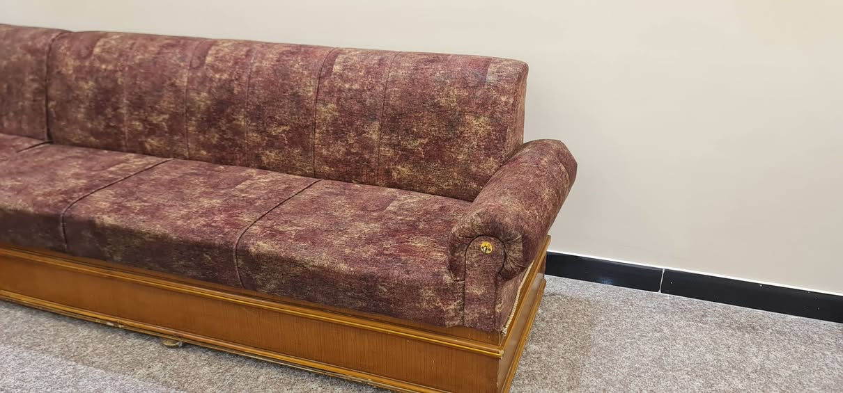 ديوان للبيع ١٢ مقعد مع كوميدي كورنر ...بغداد حي الاعلام
***********
السعر ٣٥٠ وبي مجال
