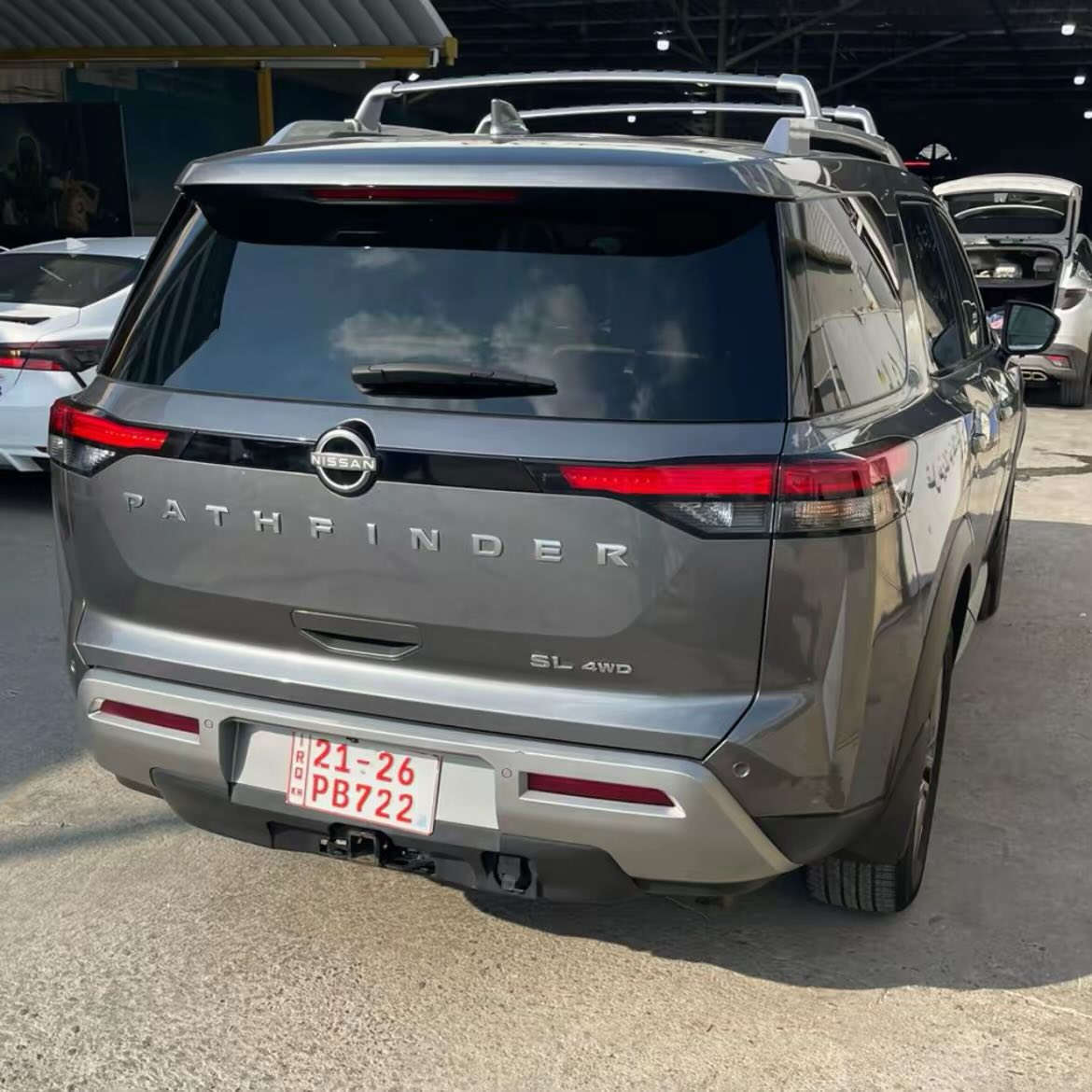 للبيع پاثفندر 2024 فول مواصفات 1/1
NISSAN
PATHFINDER 
2024
SL
3,5L
V6
30,000 MILES
المواصفات SL 👑///
• داخل جلد ابيض ملكي
• محرك V6 سعة 3.5 لتر بنزين
• قوة 284 حصان
• عزم دوران 259 رطل/قدم
• قير أوتوماتيك 9 سرعات
• نظام دفع رباعي (4WD)
• 7 وضعيات قيادة
• استهلاك وقود تقريبي: 21 مدينة / 27 طريق سريع
• سحب حتى 6000 رطل
• جنوط ألمنيوم 18 إنش
• مرايا جانبية كهربائية مع تسخين
• باب خلفي كهربائي
• فتحة سقف (اختياري)
• مصابيح أمامية LED
• إضاءة نهارية
• مصابيح ضباب
• زجاج خلفي مظلل
• رفوف سقف
• مقاعد جلد فاخرة
• 7 أو 8 ركاب
• مقعد السائق كهربائي
• تدفئة مقاعد أمامية
• مكيف أوتوماتيك ثلاثي المناطق
• مقود جلد متعدد الوظائف
• دخول ذكي وتشغيل بصمة
• نوافذ كهربائية وقفل مركزي
• شاشة لمس 8 إنش
‏• Apple CarPlay + Android Auto
• بلوتوث + USB
• شاحن لاسلكي
• نظام صوت Bose 
• كاميرا خلفية
• كاميرا 360 
• نظام ABS
• نظام الثبات الإلكتروني VSC
• تحذير مغادرة المسار
• مراقبة النقطة العمياء
• فرملة طوارئ أوتوماتيك

ضرر/// ( بونيد صبغ + جاملخ صبغ )
بدون دواخل ✅
شواصي سليمة 💯
بدون ايرباك ✅

السعر /// 253 $ ورقة وبيها مجال 💵

سيارة جديد و جاهز مابيها اي نقص ✅

پوليش و حمام جديد ✅

سيارة كاتي يترقم المحافظات شمالية ✅

مكان سيارة - كركوك 🌇

📞  0770 137 0765

📞 0770 094 3499
