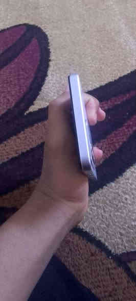 موبايل قبل ثلاث ايام اشتريته بالكرتون ذاكره 256 رام 24 انطيك اياه شرط السعر  170
***********
