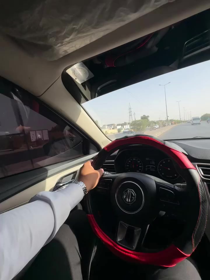 Mg 5 2025
رقم بغداد باسمي 

مواصفات STD
مثبت سرعه 
كامره 
تحكمات ستيرن 
شاشة كبيرة 
اشاير بالمري 

السياره ماشيه 58 الف 

عنوان بغداد حي الجهاد 
***********
السعر 105 وبيها مجال
