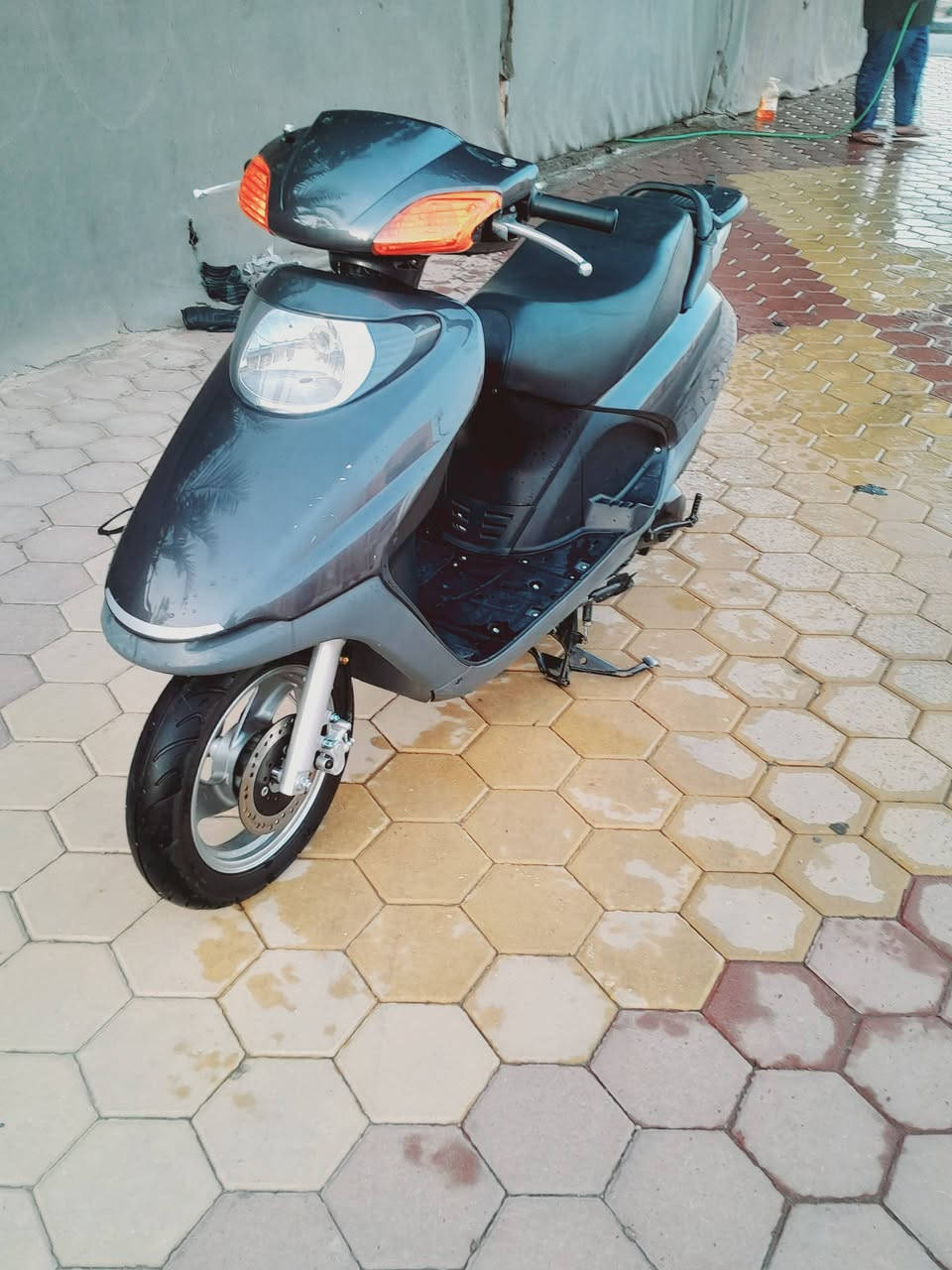 سلام عليكم دراجه ماليزي دراجه جديده الكهربائيا شغاله مكينه جديده  دراجه كفاله عامه دراجه المكان دور العمال  الشراي يتصل 
عله هذه الرقم ***********
