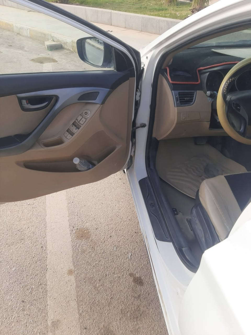 اللنترا للبيع 2013 خليجي مشروع وطني تحويل ثاني يوم  بيها تبديل بنيد تصليح وصبغ البابين الجهة اليسار تصليح مكينه مفتوحه كازكيت خاليه من العيب الشرعي 
السعر المطلوب 93$ وبيها مجال 
مكلف بالنشر 
للإستفسار اكثر اتصل على الرقم 
***********
ناصريه / سوق الشيوخ

