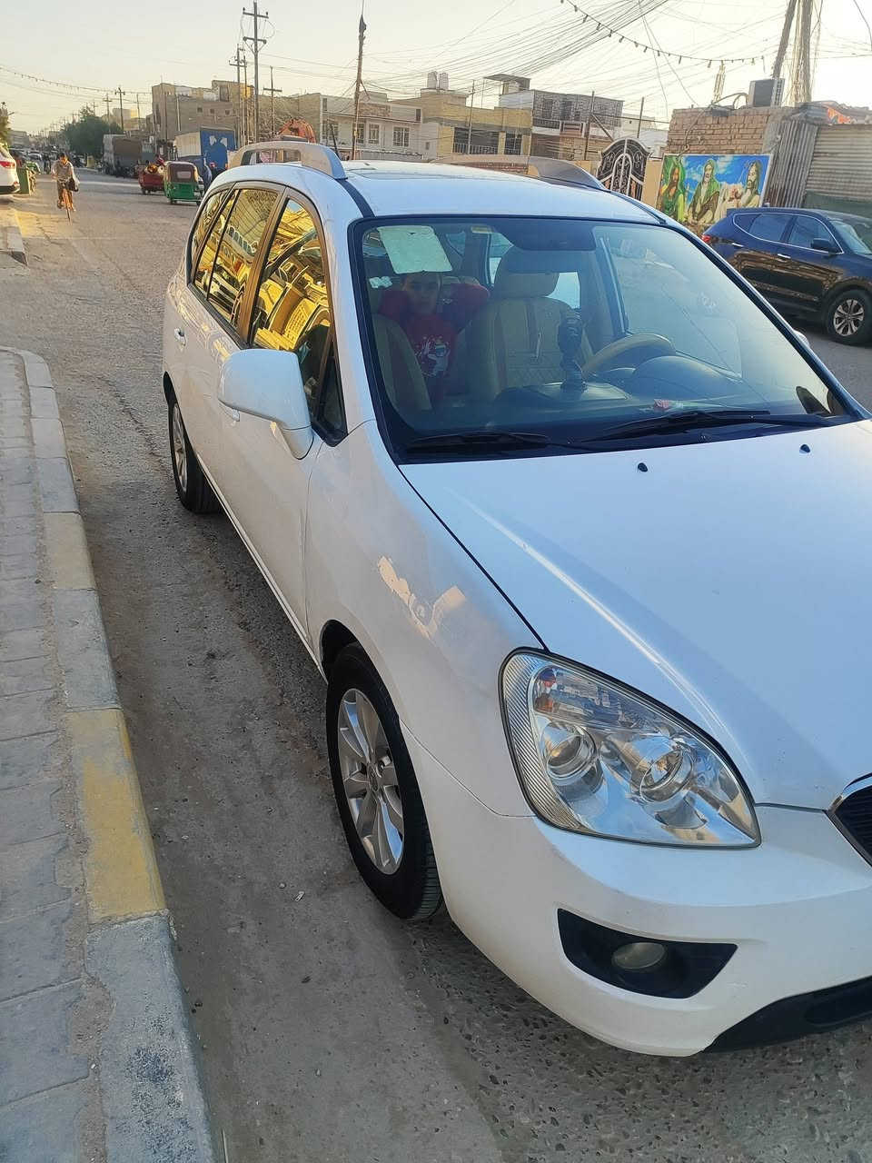 السلام عليكم كيه كارنز موديل 11 رقم ميسان مكينه 2000 فول السياره 7 راكب ماشيه 165 مكان السياره ميسان الشراي يتصل *********** السعر 123 وبيه مجال السونار داخل المنشور
