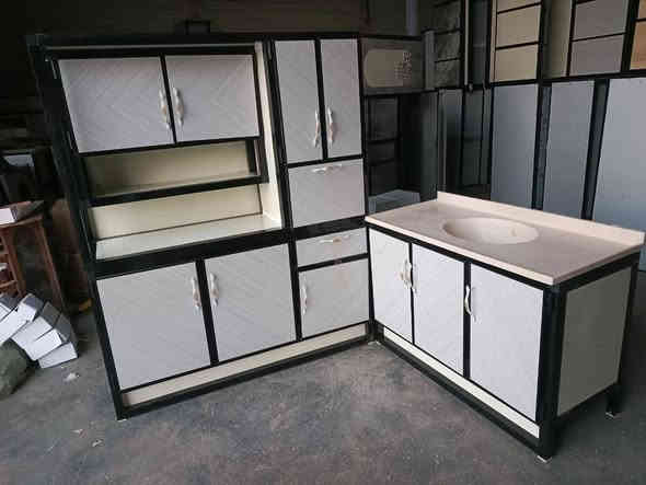 كاونتر متر ونص 3. قطع 
السعر 250 , فقط 
الحجز ***********
