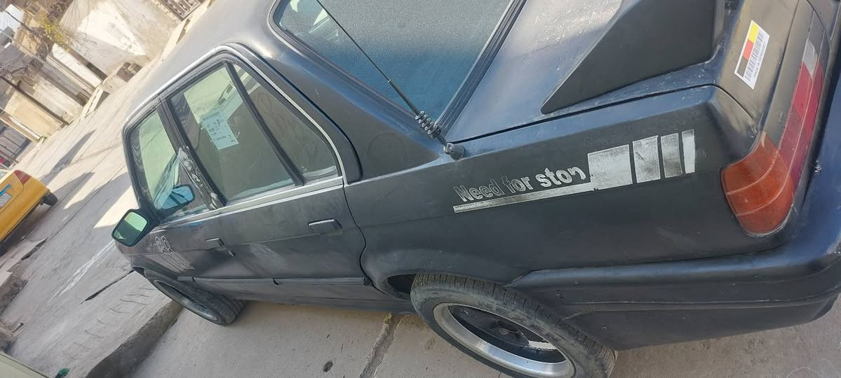 Bmw زعرة للبيع 
موديل ١٩٩١ 
مكينه شرط ٦ سلندر مال صقر حجم ٢٠
طخم جديد . تايرات جديدة . وايرمنيه كلها شغالة 
داخل نضيف 
بدون ضرر داخلي بدون خياس 
بيها مكانات معجون والكير مالتها شغال بس بي صوت بالتنميرة 
رقمه الماني نينوى بأسمي كابون موجود 
سعرة ب ٢٩ ومجالة قليل


**إذا كنت صاحب هذا الإعلان وتريد حذفه لأي سبب، رجاءا أرسل رسالة إلى الدعم الفني**