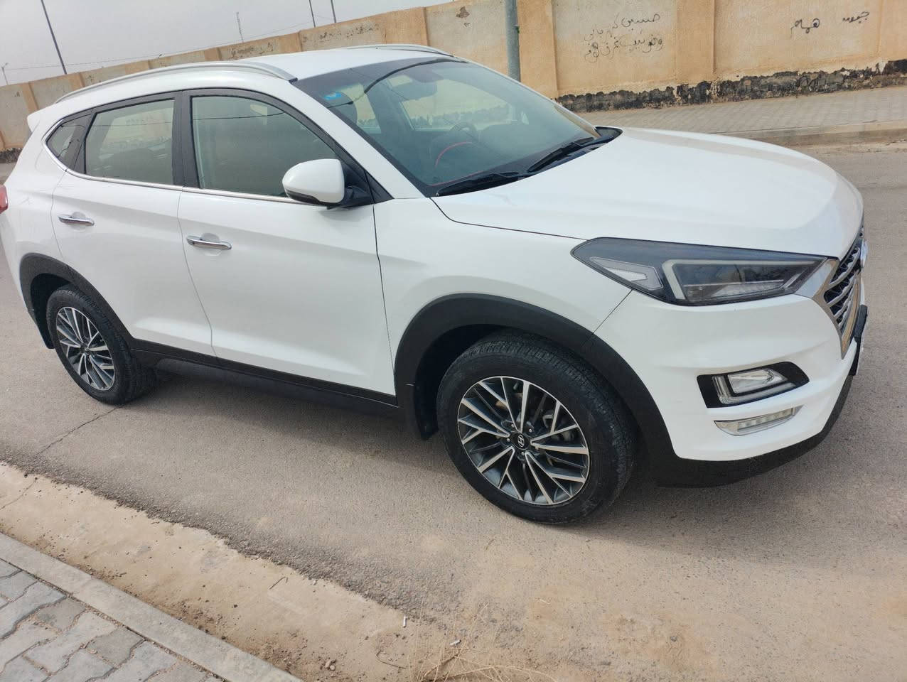 توسان خليجي 2020 رقم بغداد كفالة من الضربة والصبغ ماشية 70 الف فقط جديدة وجاهزة من كلشي مكان السيارة بالكوت مركز محافظة للاستفسار ***********
