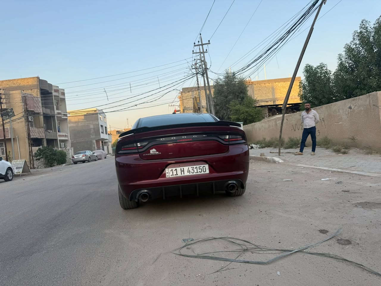 السلام عليكم جارجر sxt plusموديل 20 اللون كرزي وارد امريكي حادث خشم البنيد صبغ شي قليل من البنيد شخط باب السكن والخلفي من امريكا  مكينه كير تبري صدر كفاله المكينه 3600 ماشيه 45 الف ميل السياره كشن كهرباء خزن ميموري تدفه تبريد الكشن فتحه بالسقف السياره كامل مواصفات السعر 240 ورقه وبيها مجال بسيط للاستفسار الاتصال على الرقم ***********
