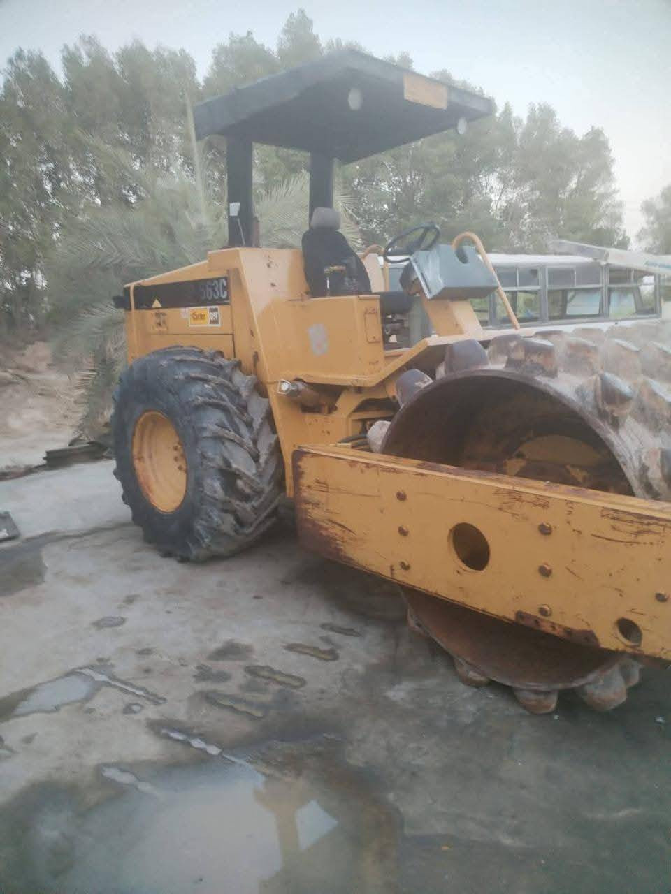 سلام عليكم 
حادله كتر بلر ضلفيه بلاديه للبيع 
ارقام وسنويه بصره جاهزه مناقصها شي 
محرك ٦ سلندر موديل ٢٠٠٠
مكينه جديده..... مكاني البصره /***********
