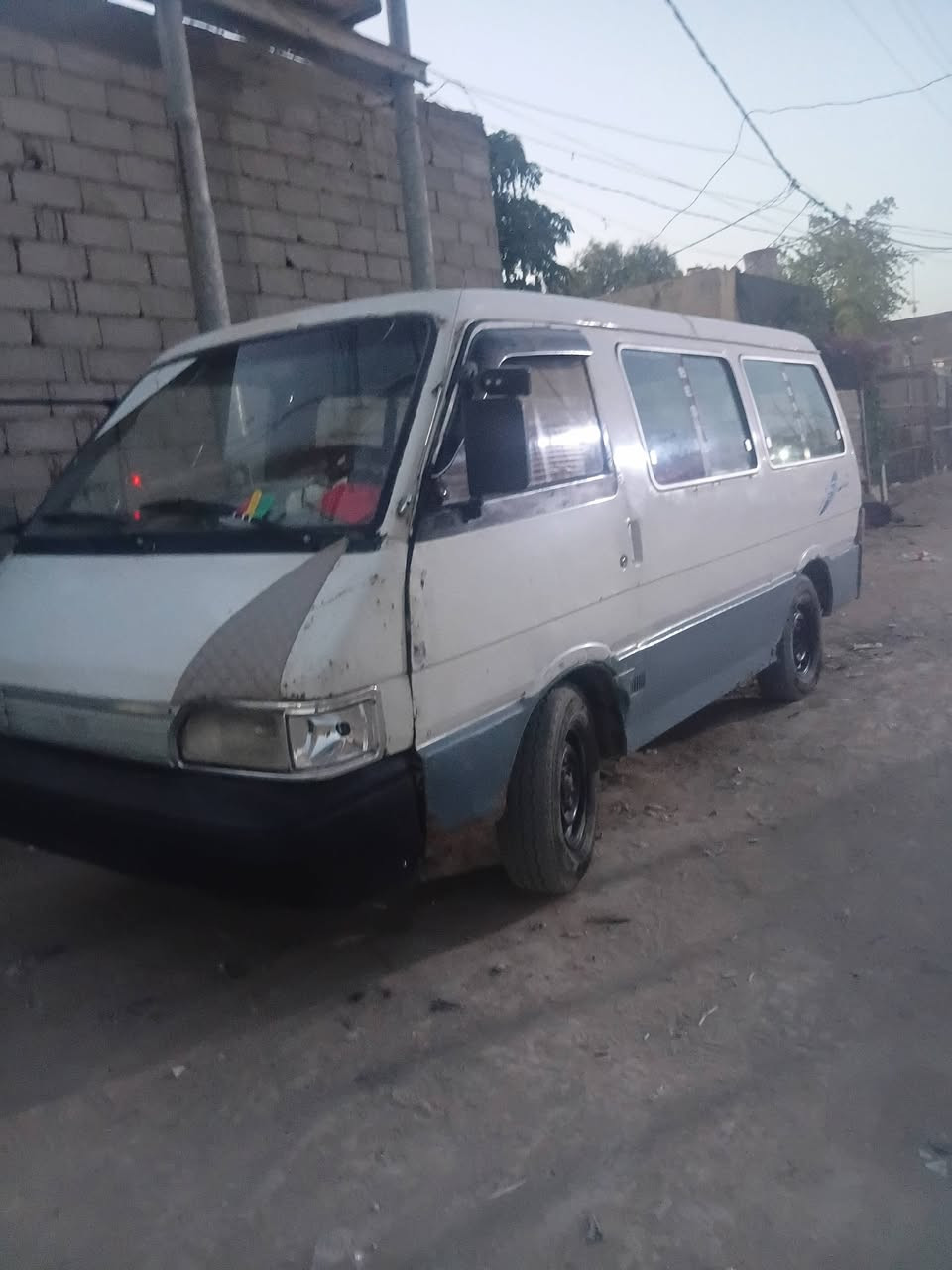 السلام عليكم سيارة بستة مديل ١٩٩٣ سيارة مكينة عل سحك اكسن جديد بس كيرها الثالث والبك يفلت كهربايات كلهة شغالة رقم بغداد سنوية لل ٢٩ بعدهي ما صاقطة سيارة ابلادية بيها اخياسات بل حجل فقط قطرت صبغ مباية السعر ٢٨ او بيها مجال للطيبين مكاني نجف الرقم *********** اتصل او بيك خير وادلال
