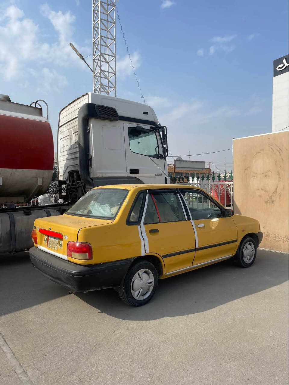 سلام وعليكم سايبا مديل 13 راعيها موجود شرط التحويل مكينه نضيفه كشر انضف من الصور سنويه منتهيه من 2023 سياره مشيها يخبل كيرها ومحركها جديد كهربائيات كلها شغاله حداديه الماميه فقط تعبانه يرادلها درايم شفتات ولعابات هيه وغرامات عل مكان السياره بصره القديمه رايدها ب19وبيها مجال كلش بصيط  للتواصل شريحه لو وتساب *********** البصرة, العراق
