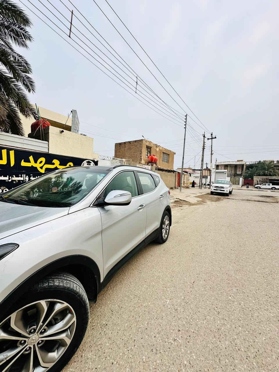 السلام عليكم هوندلي سنتافيه 14 خليجي 
6 سلندر 
فور ويل 
السيارة فول عدا البصمه 
بيها تبديل جاملغ وصبغ ربع من البنيد 
السيارة باسمي
مكينة گير كفالة 
السعر 163 وبيها مجال 
الإستفسار ***********
