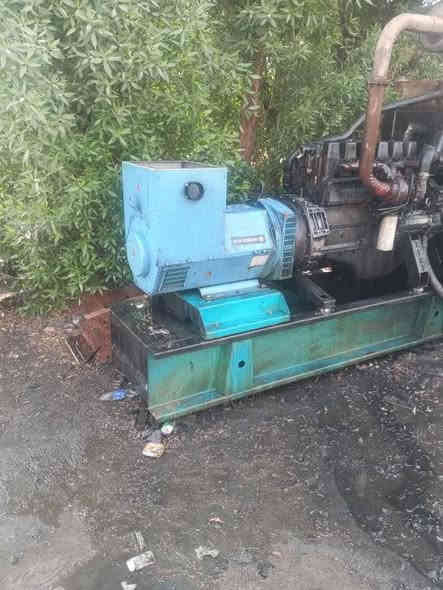 السلام عليكم سكانيا بومه 94بيهه بخار ستندر توليد 250بلادي السعر 38وبي مجال العنوان بغداد كسره وعطش ***********
