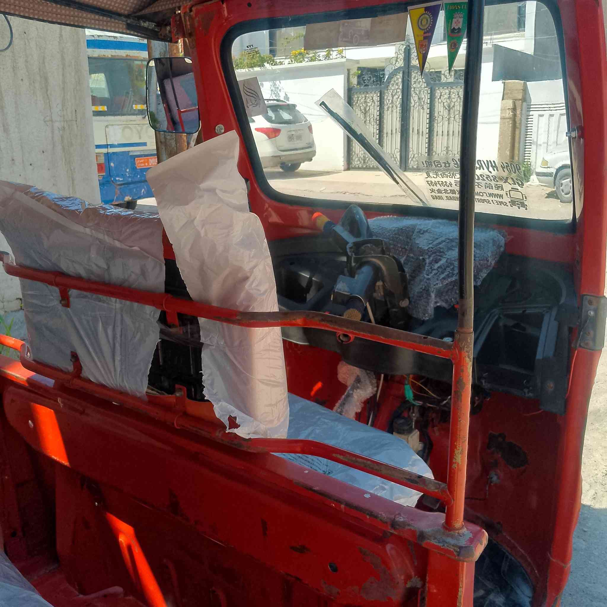 سلام عليكم تكتك 18 أوراق مكينه 21 كير اكسل تخم تاير كهربائيات كله شغاله دبلات جدد دوشمه جادر جديد تكتك بلاديه كله سعر 3200 مكان بغداد البياع شرطه خامسه لاستفسار ***********
