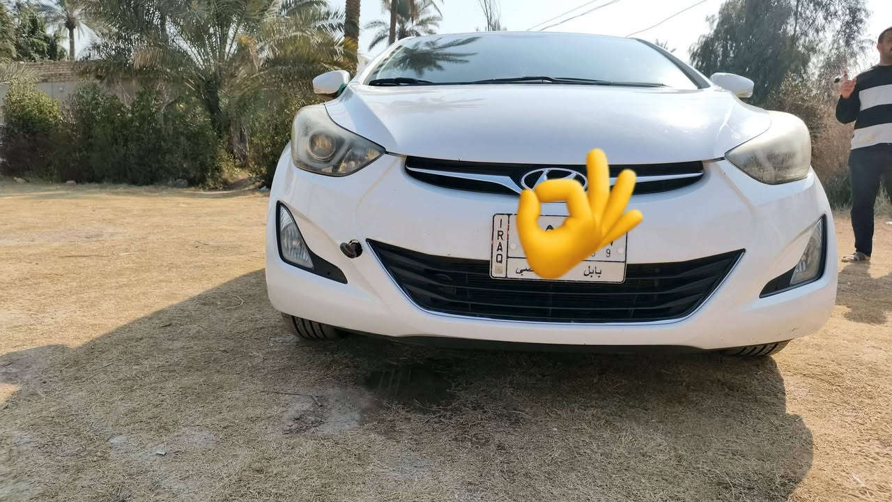 سلام عليكم حبايب
النتره ٢٠١٦ 
وارد خليجي 
بني رامه 
محرك ١٨٠٠
السياره ليره 
ماشيه 104 ألف
السياره فول محرك حداديه 
تايرات جديده  حبايب ما متواجد خاص 
الرقام 
السياره مال جناي 

***********
