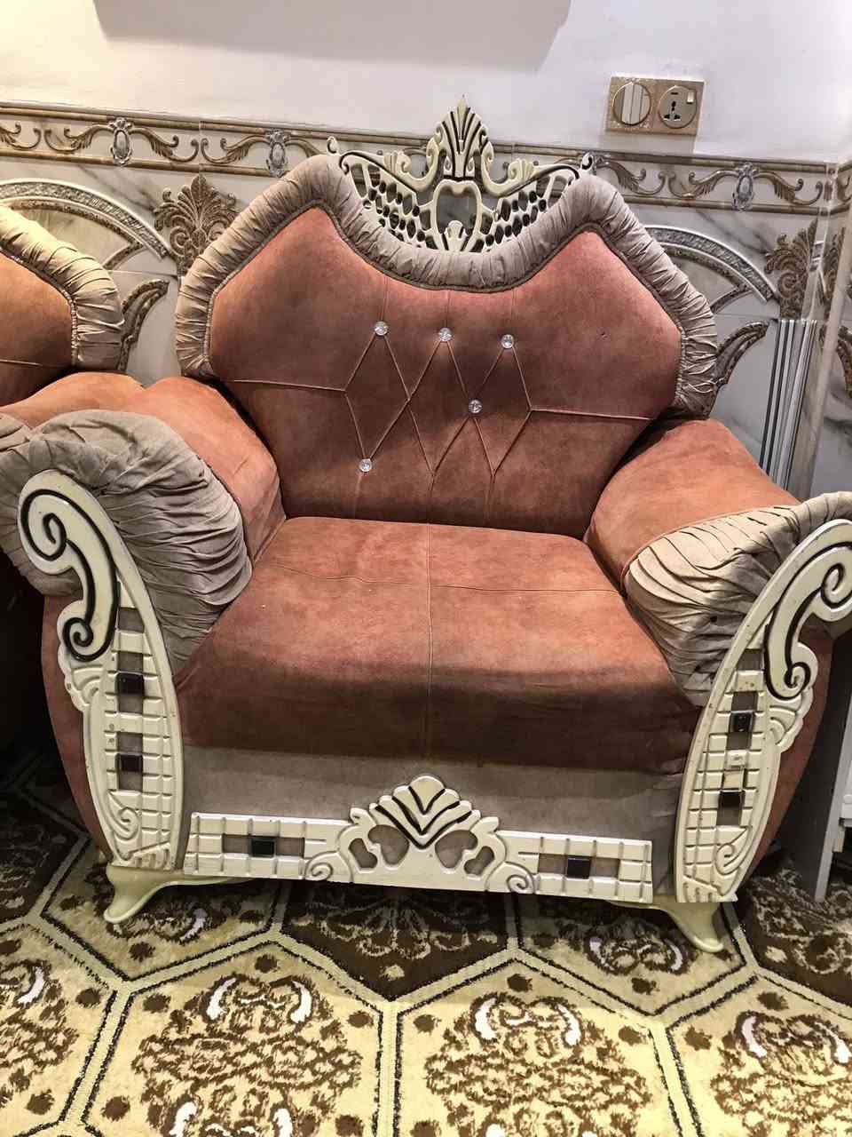 سلام عليكم تخم للبيع 10 مقاعد مكاني حله حي نادر السعر 150 للأتصال ***********
