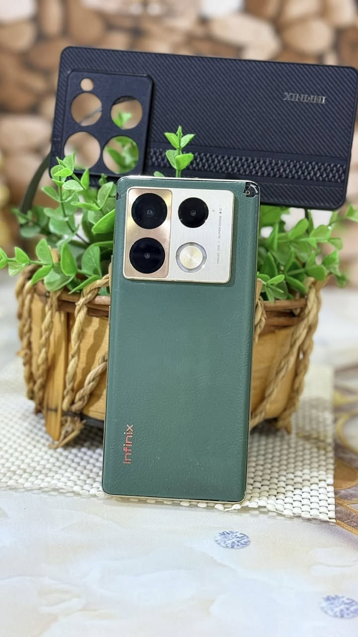 انفنكس نوت40برو/بدون ملحقات
ذاكره256/رام8+8
بطاريه 5000
معالج هيلوجي99/ببجي60فريم
شاشه منحنيه امولد معدل تحديث120هرتز
بصمه اصبع مدمجه بشاشه وبصمه وجه
دبل صوت 
دبل خط
جهاز مكفول من العطل وتصليح 
فقط نقطه سوده يم كامره ممئثره ابد ع جهاز
وكسرين بضهر موضح كلشي بصور 
للبيع سعر 175وبي مجال قليل 
شراي يتصل ***********
مكاني كووووت
