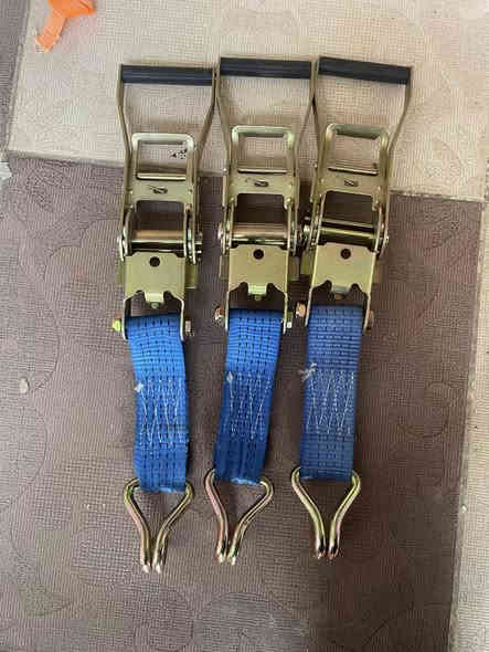 مرحبا اخوانی الاعزاء وصلتنا وجبة جديدة نظيفة ومضبوطة من ركائز(راكيز) بنوعين متوفرة حجم كبير ووسط  
سعر الكبير 5000
سعر وسط4000
وللمعلومات الكبير طول الحبل 3متر ونص والوسط بطول 3متر ونص الى ارع وخمس امتار والاطوال الاربعة والخمسة امتار بعدد كثير متوفر لدينا 
يوجد توصيل لجميع محافظات
سليمانية 2500
محافظات العراق5000
للطلب عن هذا منتج اتصل عل ارقام التالية
واتس ئاب***********
