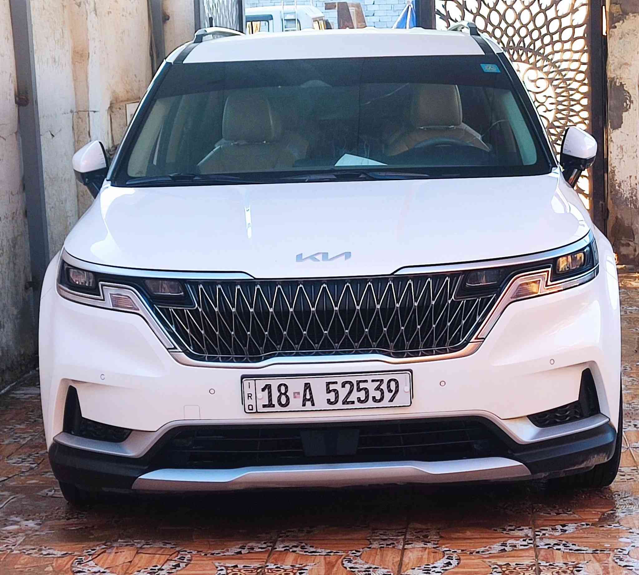 كيا كرنفال موديل 23 رقم بابل مكفولة كفالة عامة ***********
